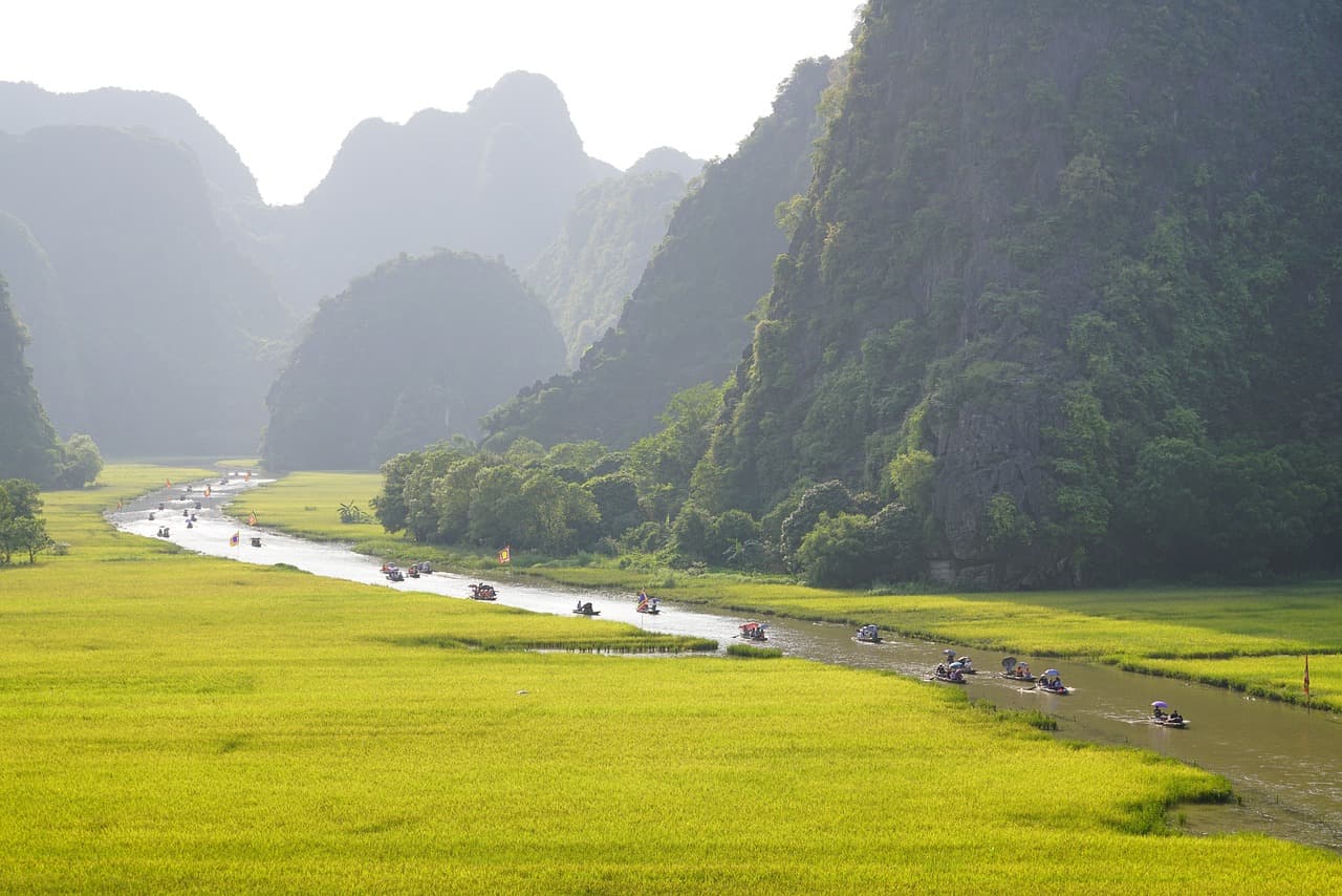 Exploring Landscapes of Ninh Binh, Vietnam: The Ultimate Traveler’s Guide